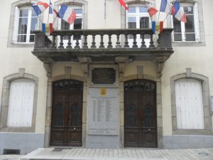 Mairie_de_Saint-Chély-d'Apcher_(entrée)